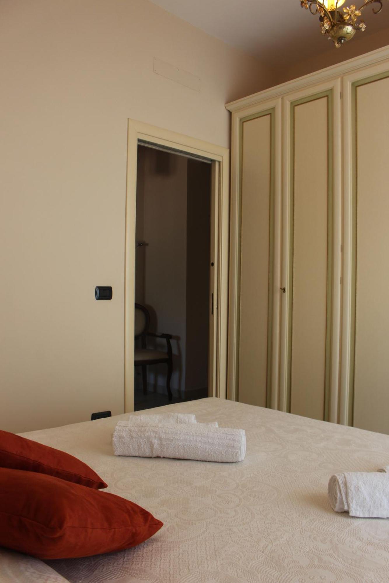 Central Apartment Castellammare di Stabia Exterior photo