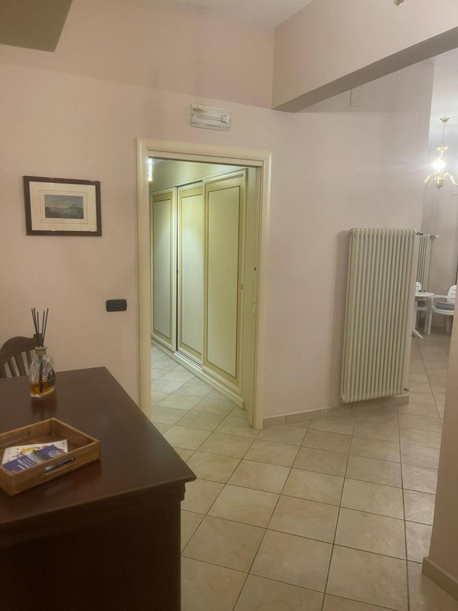 Central Apartment Castellammare di Stabia Exterior photo